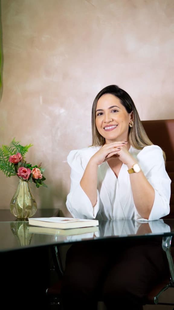 Dra. Larissa Lima — Psicóloga